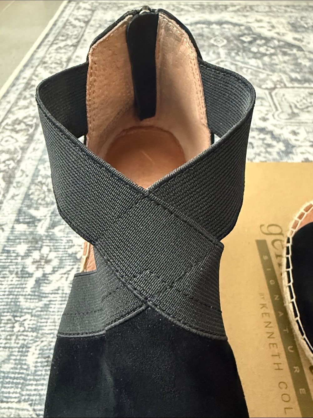 • Gentle Souls/Kenneth Cole • Colleen Cross Elastic Strap Wedge • Black • 9M - Picture 14 of 16